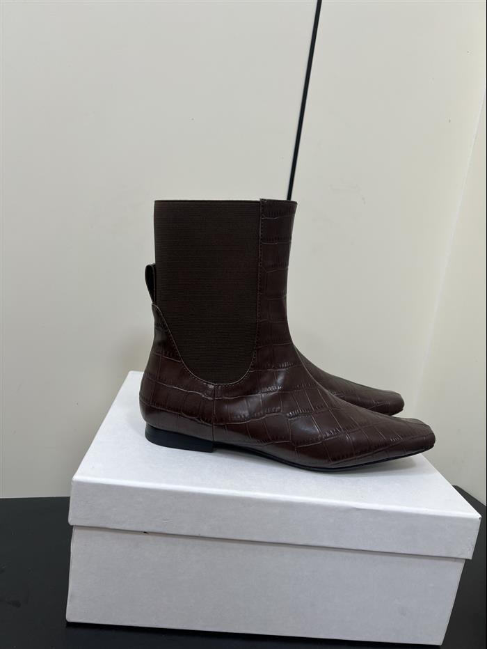 20251128174314566 370